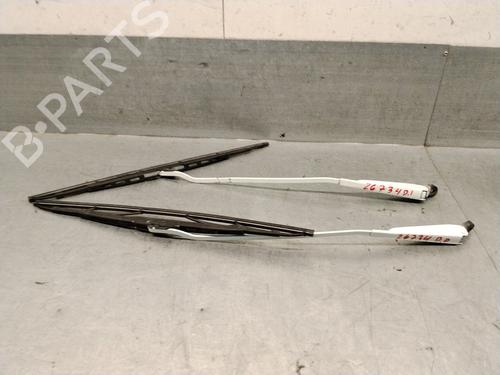 Used Front windshield wiper arm Front windshield wiper arm OPEL ASTRA F Hatchback (T92) 1.8 i 16V (F08, M08, F68, M68) (125 hp) 39592864 39592864