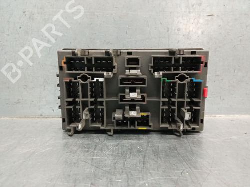 Used Fuse box CITROËN XSARA (N1) 1.9 TD (90 hp) 27717420