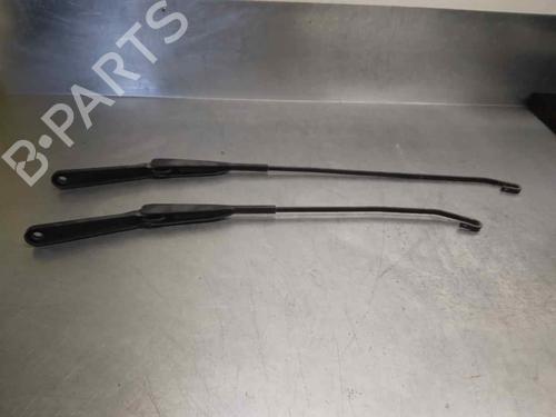 Used Front windshield wiper arm NISSAN PRIMASTAR Van (X83) [2002-2025]  10712953