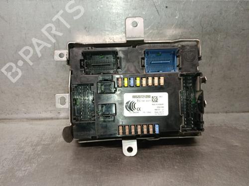 Used Fuse box Fuse box 38752656 38752656