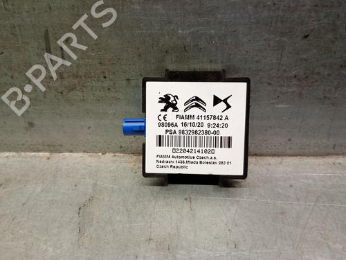 Antenne/Base PEUGEOT 3008 II SUV (MC_, MR_, MJ_, M4_) 1.2 THP/ PureTech 130 (MRHNSM, MRHNSU, MRHNSJ, MRHNYW,... (131 hp) 24470455
