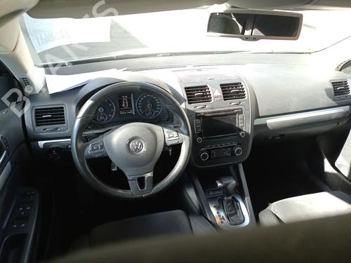 Fuse box VW JETTA III (1K2) 1.4 TSI | BP30137275E1