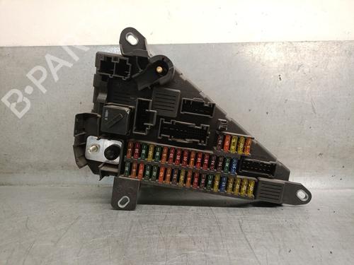 Used Fuse box BMW 5 (E60) 520 d (163 hp) 22721885