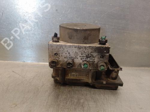 Used ABS pump RENAULT CLIO III (BR0/1, CR0/1) 1.4 16V (98 hp) 15517386