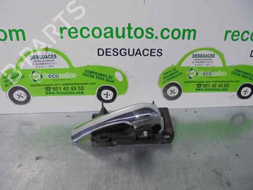 Used Front left interior door handle Front left interior door handle ALFA ROMEO 147 (937_) 1.9 JTD 16V (937.AXG1B, 937.BXG1B) (140 hp) 3215635 3215635