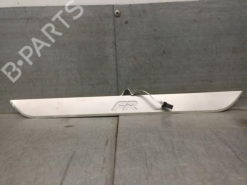 Plafonnier SEAT LEON Sportstourer (KL8, KLD) 1.5 eTSI (150 hp) 24239396
