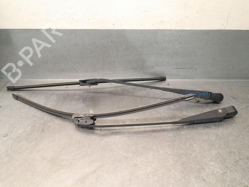 Used Front windshield wiper arm Front windshield wiper arm IVECO DAILY II Van 35-10 (15034111, 15034204, 15034211, 15034215, 15034217,... (103 hp) 36092330 36092330