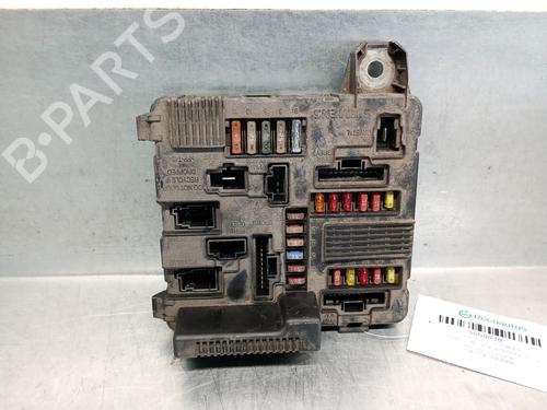 Zekeringkast RENAULT MEGANE II (BM0/1_, CM0/1_) 1.9 dCi (BM0G, CM0G) (120 hp) 29277428
