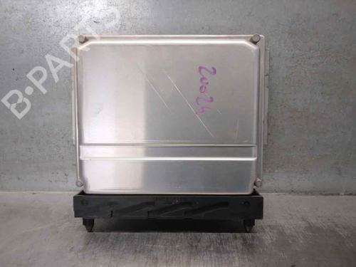 Used Engine control unit (ECU) VOLVO XC90 I (275) D5 AWD (163 hp) 18079394