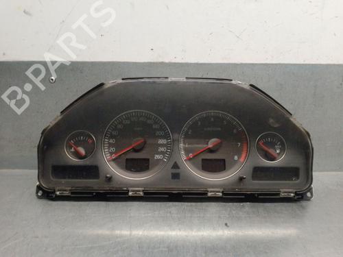 Used Instrument cluster VOLVO V70 II (285) [1999-2008]  30804504