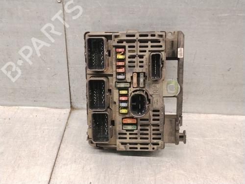 Used Fuse box Fuse box 37486885 37486885