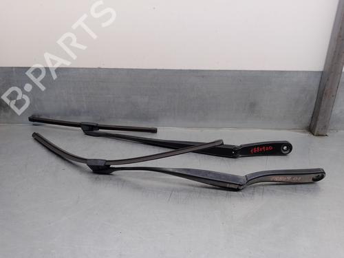 Used Front windshield wiper arm BMW 5 (F10) 525 d (204 hp) 15422358