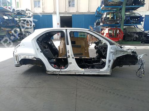 Used Right rear fenders TOYOTA YARIS CROSS (MXP_) 1.5 Hybrid All-wheel Drive (MXPJ15) (116 hp) 28215089