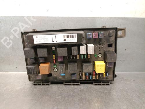 Used Fuse box Fuse box 37245755 37245755
