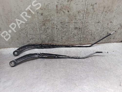 Front windshield wiper arm RENAULT CLIO IV (BH_) 1.5 dCi 90 | BP7824688C143 