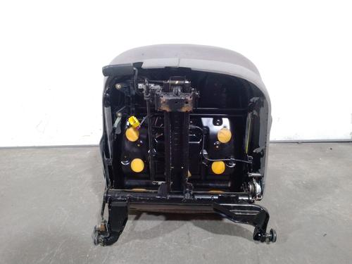 Stol venstre foran VW PASSAT B5 Variant (3B5) 1.8 T | BP29339746C15 