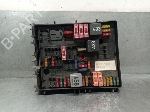 Used Fuse box VW GOLF V (1K1) 1.9 TDI (105 hp) 21635721