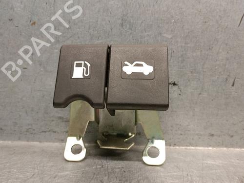 Used Hood lock NISSAN QASHQAI I (J10, NJ10) 2.0 dCi (150 hp) 30698101