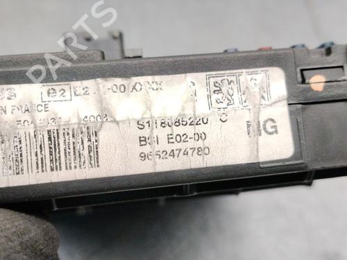 Fuse box PEUGEOT 206 CC (2D) 1.6 16V (2DNFUF, 2DNFUR) | BP37442588E1 - Image 3