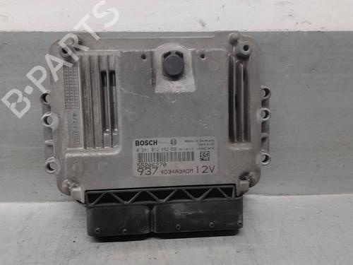 Used Engine control unit (ECU) Engine control unit (ECU) ALFA ROMEO 147 (937_) 1.9 JTDM 8V (937.AXD1A, 937.AXU1A, 937.BXU1A) (120 hp) 17050726 17050726
