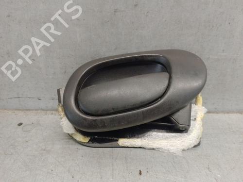 Used Front right interior door handle PEUGEOT 206 Hatchback (2A/C) 1.4 i (75 hp) 26731339