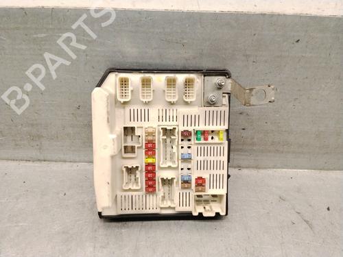 Used Fuse box Fuse box 37478006 37478006