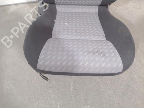Right front seat NISSAN PICK UP (D22) 2.5 Di | BP30699806C16