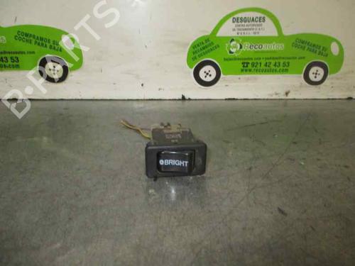 Used Left front window switch SUBARU FORESTER (SF_) 2.0 AWD (SF5) (125 hp) 2317223