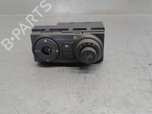 Used Headlight switch CHEVROLET CAPTIVA (C100, C140) [2006-2025]  17335571