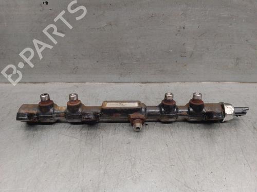 Used Injection rail FORD MONDEO III Saloon (B4Y) 2.0 TDCi (130 hp) 28215121