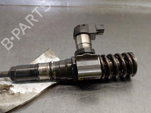 Inyector Inyector VW GOLF V (1K1) 2.0 TDI (170 hp) 37608165 37608165