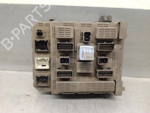 Sikringsdåse PEUGEOT 607 (9D, 9U) 2.2 HDi (133 hp) 29078324