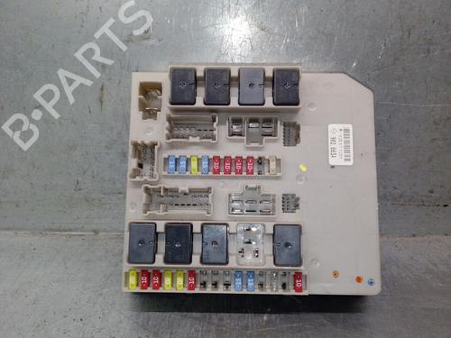 fuse-box-renault-clio-iii-br01-cr01-2005-2006-2007-2008-2009-2010-2011-2012-2013-2014-39668901 main image