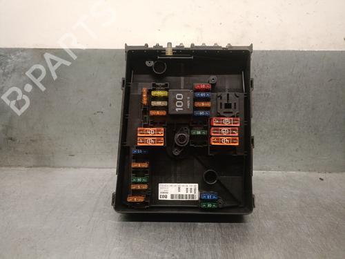 Used Fuse box VW GOLF V (1K1) 1.6 FSI (115 hp) 24635704