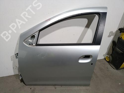 Used Left front door DACIA DUSTER (HM_) 1.5 dCi 115 4x4 (HMAD) (116 hp) 32127226