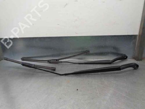 Used Front windshield wiper arm NISSAN QASHQAI / QASHQAI +2 I (J10, NJ10, JJ10E) 2.0 dCi (150 hp) 7825222