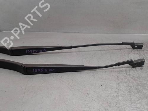 Used Front windshield wiper arm VW PASSAT B6 (3C2) 2.0 TDI 16V (140 hp) 17367369