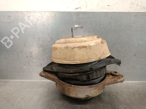 Used Engine mount MERCEDES-BENZ G-CLASS (W463) G 500 (463.260, 463.261) (422 hp) 27457926