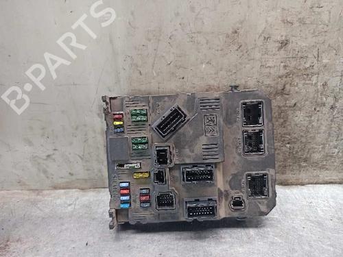 Used Fuse box PEUGEOT 407 (6D_) 2.0 HDi 135 (6DRHRH, 6DRHRE, 6DRHRG, 6DRHRJ) (136 hp) 7706050