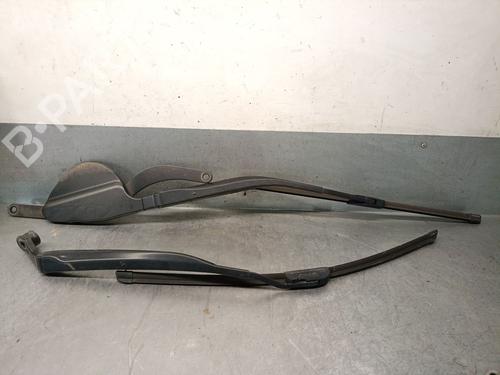 Used Front windshield wiper arm Front windshield wiper arm 37240211 37240211