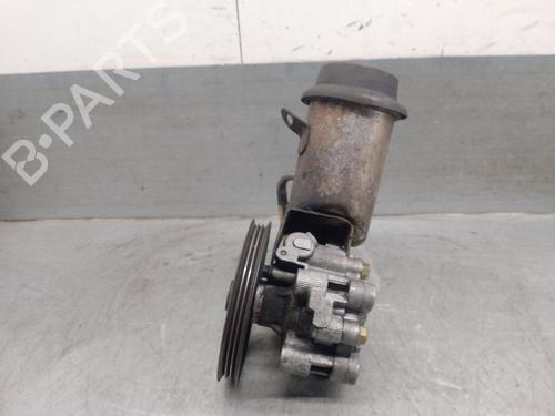 Used Steering pump TOYOTA YARIS (_P1_) 1.4 D-4D (NLP10_, NLP10R) (75 hp) 27889643