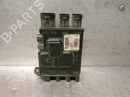 Used Fuse box RENAULT MEGANE III Grandtour (KZ0/1) 1.6 16V (KZ0U, KZ1B, KZ1U) (110 hp) 30596740