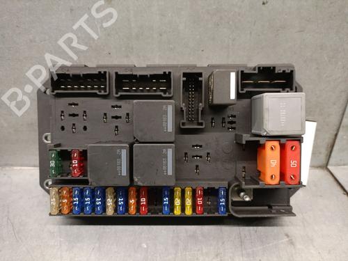 Used Fuse box LAND ROVER RANGE ROVER III (L322) 3.6 D 4x4 (272 hp) 32403031