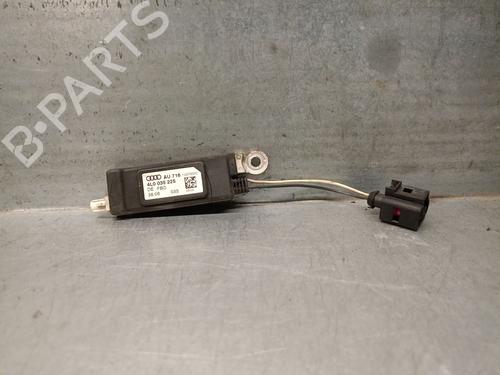 Used Antenna/Base AUDI Q7 (4LB) 3.0 TDI quattro (233 hp) 25025075