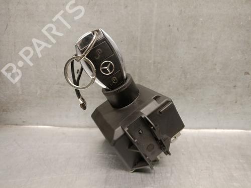 Used Ignition barrel Ignition barrel MERCEDES-BENZ GLA-CLASS (X156) GLA 200 CDI / d (156.908) (136 hp) 39240817 39240817