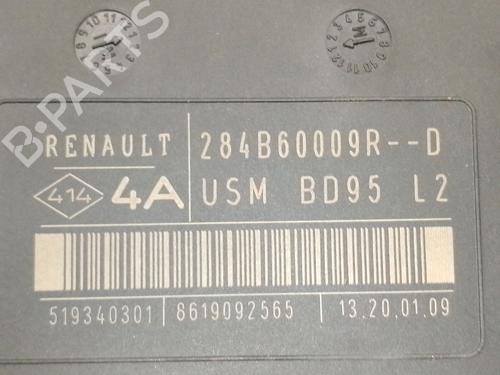 Fuse box RENAULT MEGANE III Hatchback (BZ0/1_, B3_) 1.6 16V (BZ1B, BZ1H) | BP39657035E1 - Image 3
