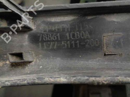 Venstre bak skjermliste INFINITI QX70  | BP7475887C136 