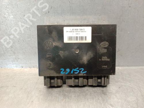 Used Electronic module Electronic module SEAT LEON (1M1) 1.6 16 V (105 hp) 33856547 33856547