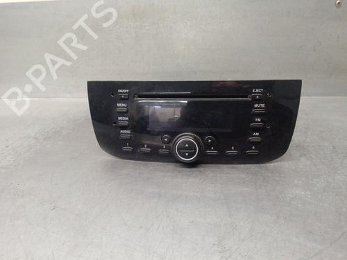 Used Radio FIAT PUNTO EVO (199_) 1.3 D Multijet (199AXC1A, 199BXC1A, 199AXT1A, 199BXT1A) (75 hp) 16396124