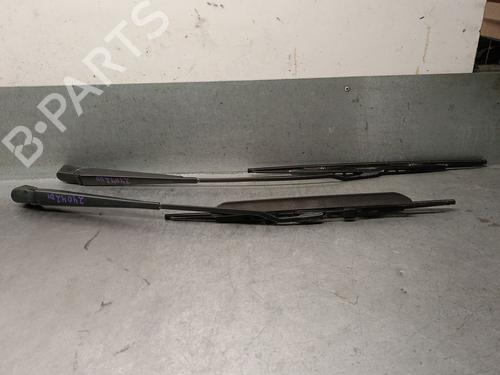 Used Front windshield wiper arm FORD MONDEO I Turnier (BNP) 2.0 i 16V (132 hp) 30482641